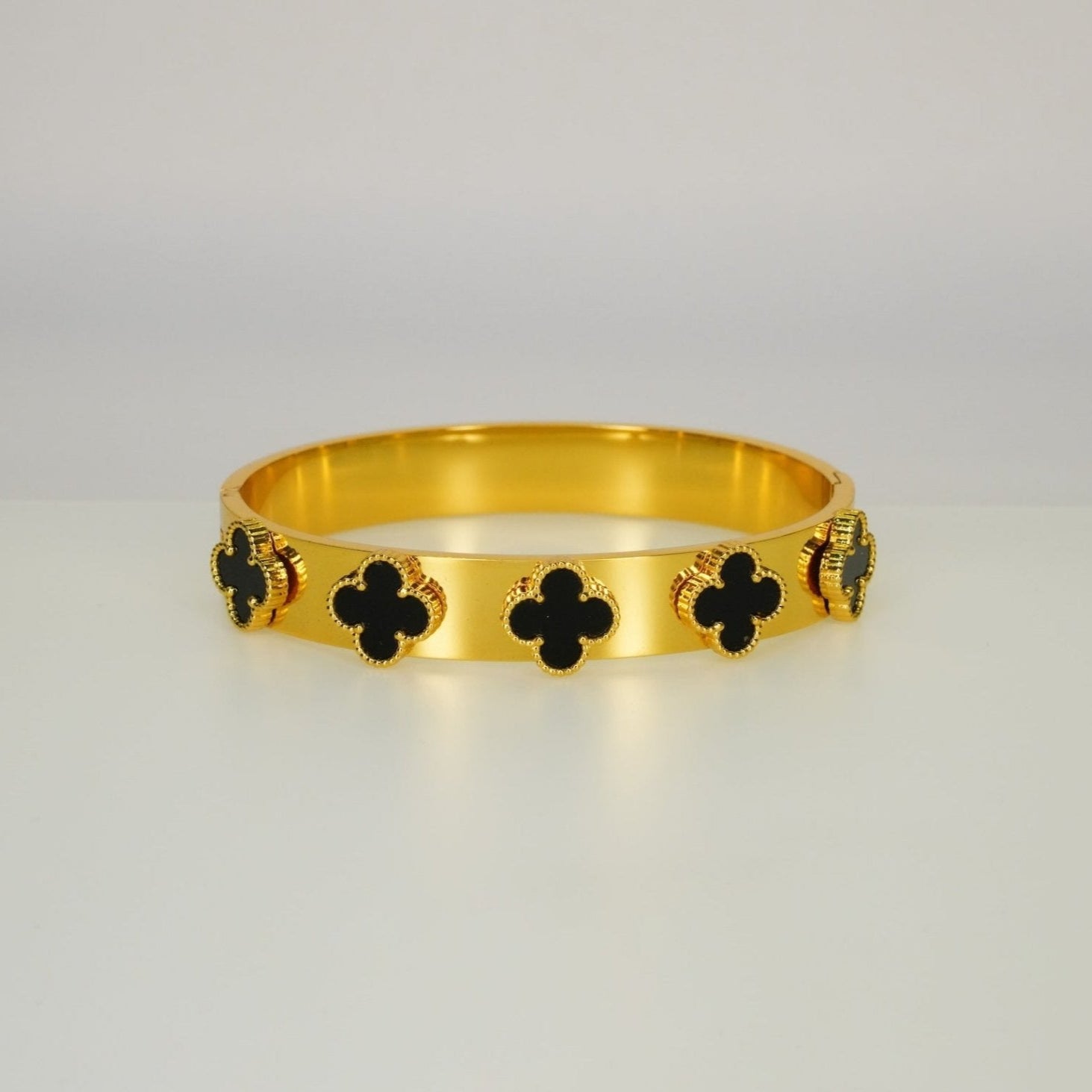 Black Clover Bracelet - Dainty Design