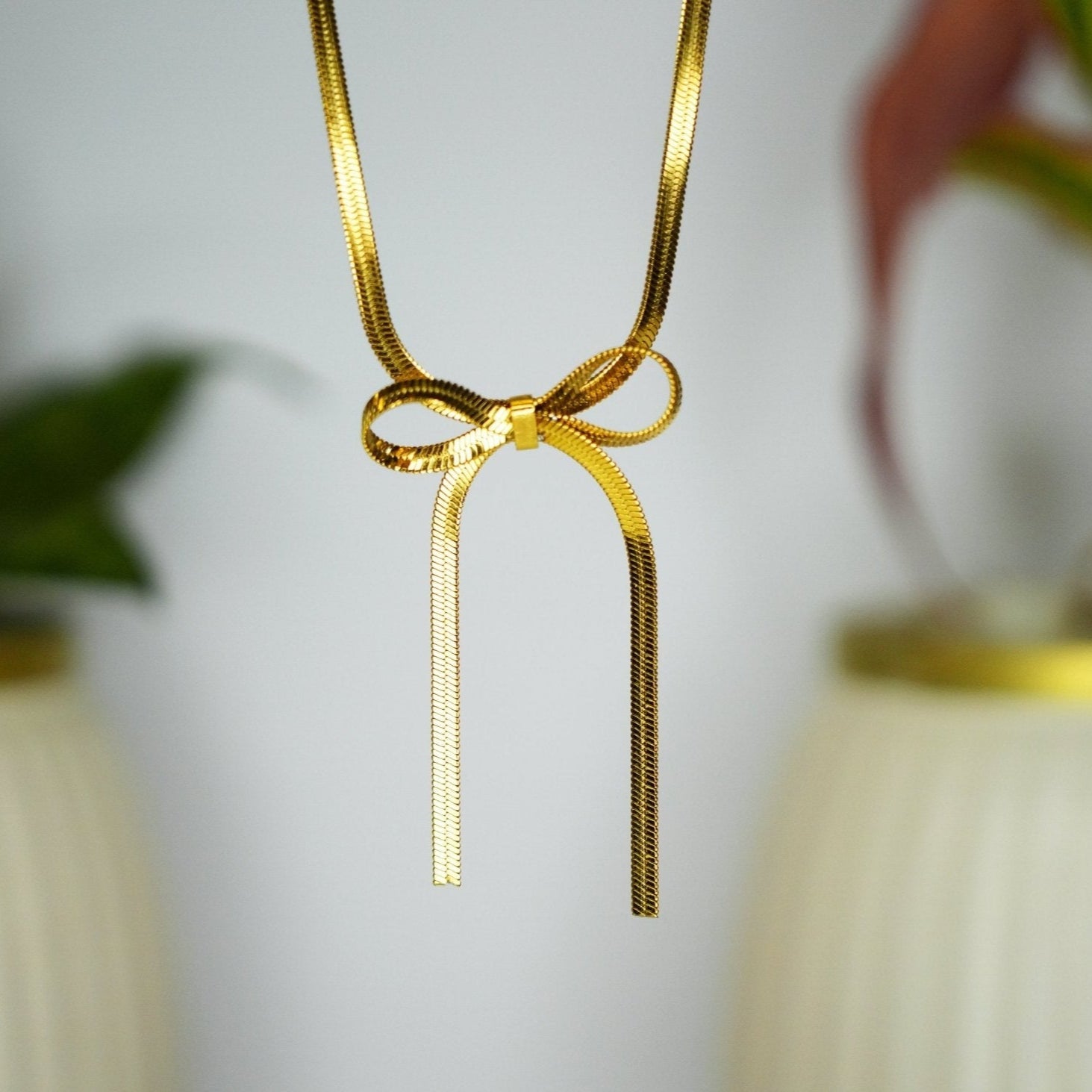 Chic Knot - Dainty Design