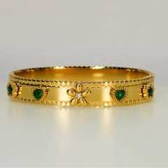 Emerald Heart Bloom - Dainty Design