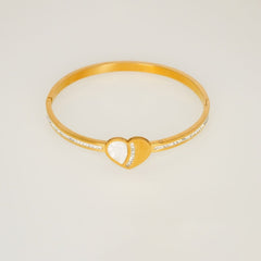 Gold Heart Pearl Bracelet - Dainty Design