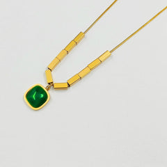 Green Gaze - Dainty Design