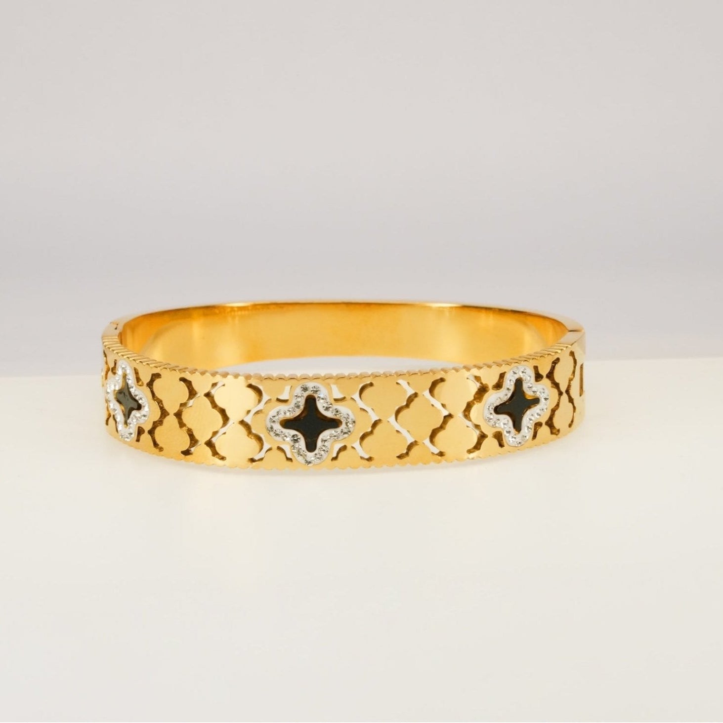 Mosaic Star Bracelet - Dainty Design