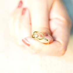 Elegant Oval Hoop Ring - Dainty Design