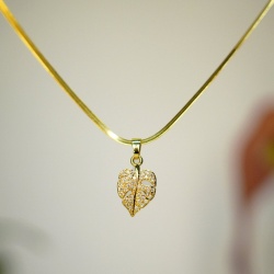 Shimmer Leaf - Dainty Design