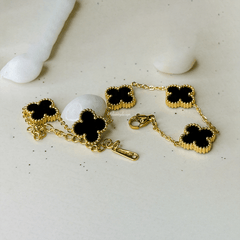 Clover Eclipse - Dainty Design