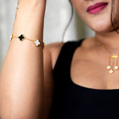 Clover Kiss - Dainty Design