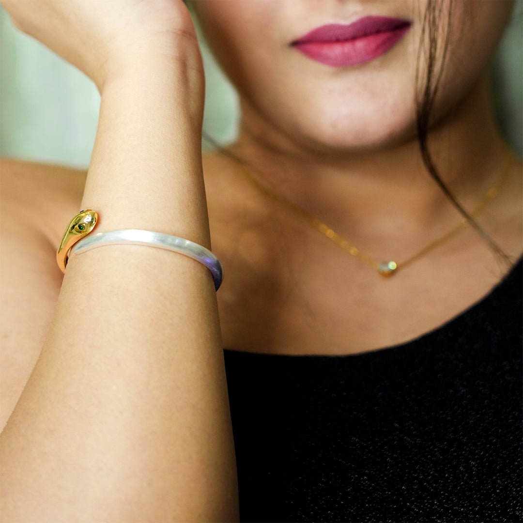 Golden Whisper Bracelet - Dainty Design