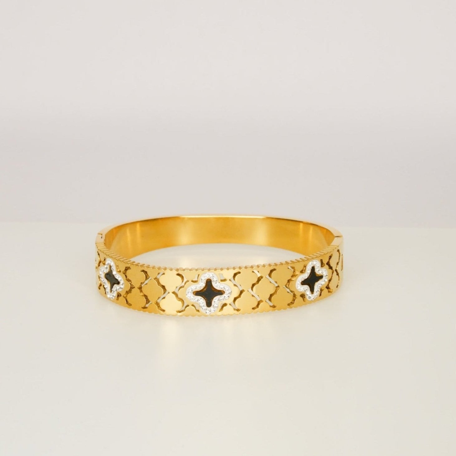 Mosaic Star Bracelet - Dainty Design