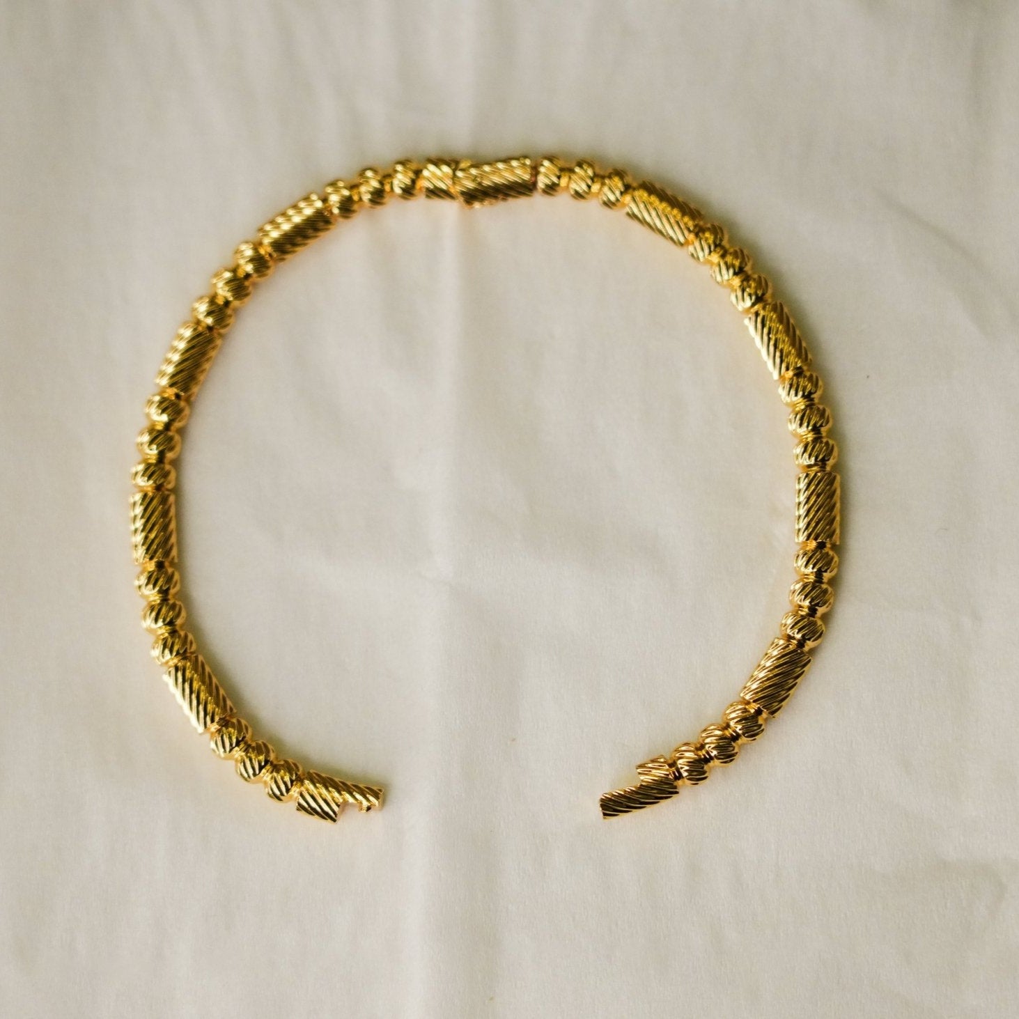 Radiant Twist Bracelet - Dainty Design